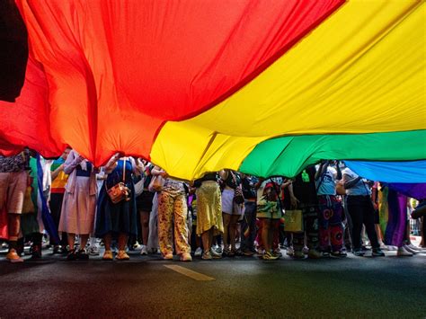 QueerEye: Uma Festa de Desfile Inusitada em Bangkok!